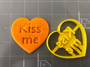 Kiss me in Heart Cookie Cutter