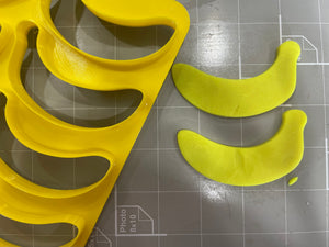 3”x8 Banana Outline Multi Cutter