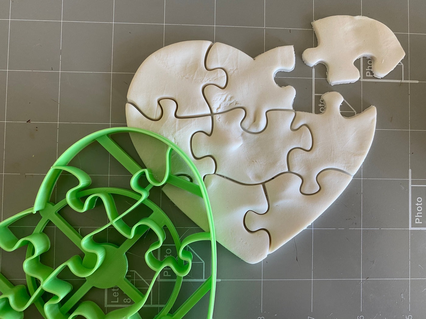 8 Piece Heart Shape Puzzle Multi Cutter – Arbi Design - CookieCutz